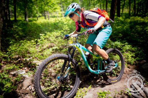 Kaysee Armstrong (Liv) has been one of the top cross country and enduro riders in the solo women’s category this week. She broke a chain during stage 3 of the NoTubes Trans-Sylvania Epic, but fortunately, it was between the timed enduro segments, so she still finished second in the stage. 